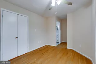 21707 Leatherleaf Cir, Sterling, VA 20164 - Photo 17