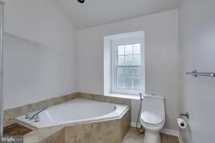 21707 Leatherleaf Cir, Sterling, VA 20164 - Photo 15