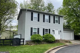 110 Oakview Dr SE, Leesburg, VA 20175 - Photo 1