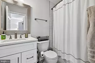 26084 Lands End Dr, Chantilly, VA 20152 - Photo 19