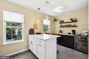 26084 Lands End Dr, Chantilly, VA 20152 - Photo 9