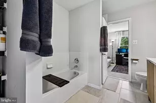 26084 Lands End Dr, Chantilly, VA 20152 - Photo 13