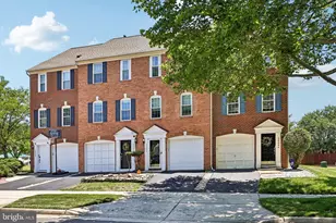 26084 Lands End Dr, Chantilly, VA 20152 - Photo 1