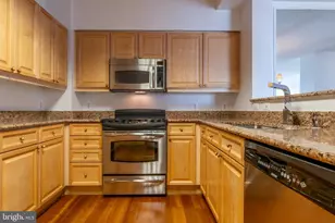 19355 Cypress Ridge Terrace, Leesburg, VA 20176 - Photo 27