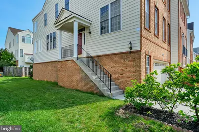 42704 Sandman Terrace, Chantilly, VA 20152 - Photo 3