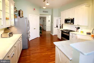 18400 Lanier Island Square, Leesburg, VA 20176 - Photo 9