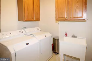 18400 Lanier Island Square, Leesburg, VA 20176 - Photo 33