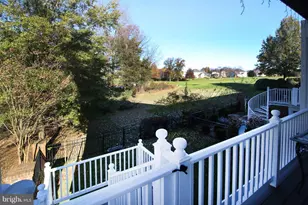 18400 Lanier Island Square, Leesburg, VA 20176 - Photo 3