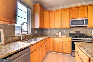 751 Bonnie Ridge Dr NE, Leesburg, VA 20176 - Photo 3