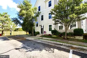 22908 Regent Terrace, Sterling, VA 20166 - Photo 3