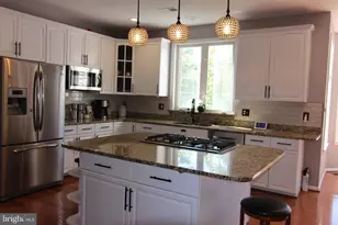 25783 Fenian Ct, Chantilly, VA 20152 - Photo 17