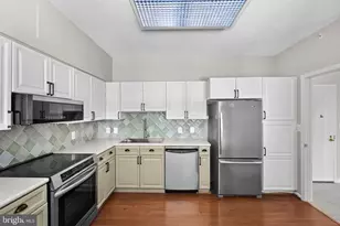 19375 Cypress Ridge Terrace, Leesburg, VA 20176 - Photo 13