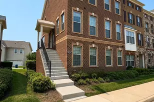 22515 Naugatuck Square, Ashburn, VA 20148 - Photo 1