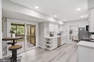 10166 Yorktown Way, Great Falls, VA 22066 - Photo 17