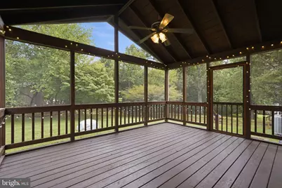 10166 Yorktown Way, Great Falls, VA 22066 - Photo 41