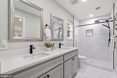 10166 Yorktown Way, Great Falls, VA 22066 - Photo 27