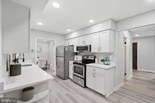10166 Yorktown Way, Great Falls, VA 22066 - Photo 15