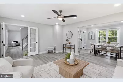 10166 Yorktown Way, Great Falls, VA 22066 - Photo 5