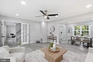 10166 Yorktown Way, Great Falls, VA 22066 - Photo 5