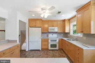 1206 E Iberia Rd, Sterling, VA 20164 - Photo 11