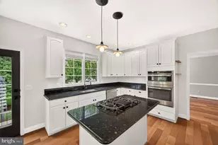 43640 Cather Ct, Ashburn, VA 20147 - Photo 15
