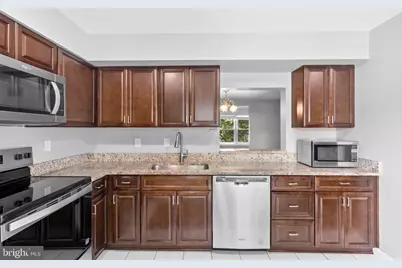 220 Meadows Lane NE, Leesburg, VA 20176 - Photo 11