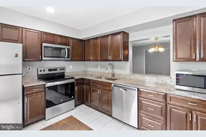 220 Meadows Lane NE, Leesburg, VA 20176 - Photo 9