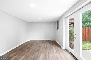 220 Meadows Ln NE, Leesburg, VA 20176 - Photo 37