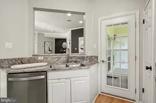 676 Gateway Dr SE, Leesburg, VA 20175 - Photo 23