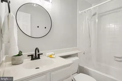 676 Gateway Drive SE #812, Leesburg, VA 20175 - Photo 7