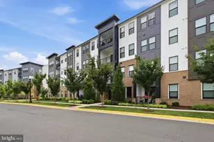 23639 Golden Embers Square, Ashburn, VA 20148 - Photo 5