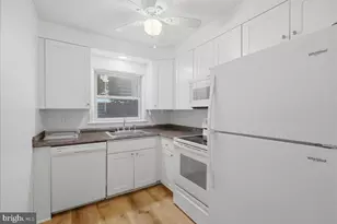 130 S 29th St, Purcellville, VA 20132 - Photo 5