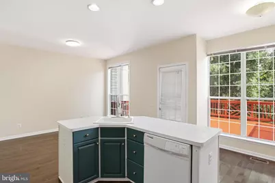 47606 Watkins Island Square, Sterling, VA 20165 - Photo 19