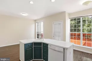 47606 Watkins Island Square, Sterling, VA 20165 - Photo 19
