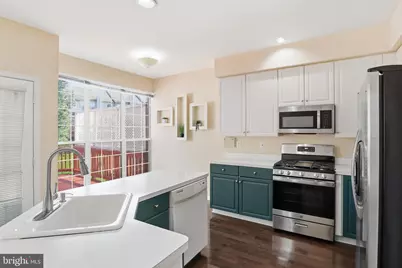 47606 Watkins Island Square, Sterling, VA 20165 - Photo 13
