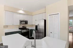47606 Watkins Island Square, Sterling, VA 20165 - Photo 15