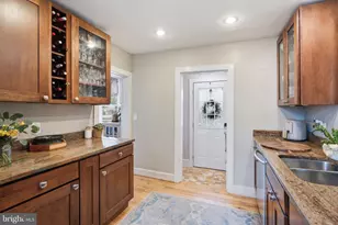 611 S King St, Leesburg, VA 20175 - Photo 11