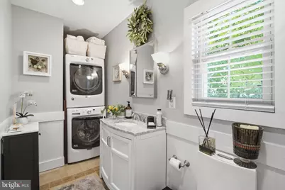 611 S King Street, Leesburg, VA 20175 - Photo 17