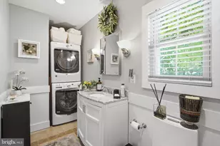 611 S King St, Leesburg, VA 20175 - Photo 17
