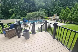 20262 Redrose Dr, Sterling, VA 20165 - Photo 5