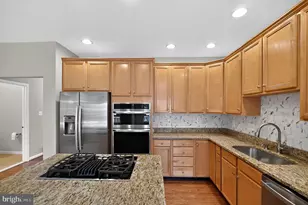 25915 Kirkwood Square, Chantilly, VA 20152 - Photo 9