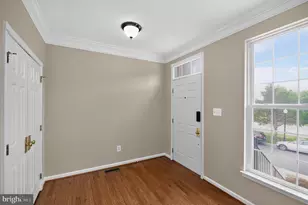 25915 Kirkwood Square, Chantilly, VA 20152 - Photo 3