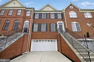 25915 Kirkwood Square, Chantilly, VA 20152 - Photo 1