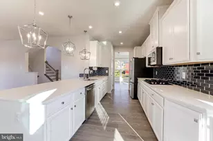 13 S Locust St, Lovettsville, VA 20180 - Photo 11