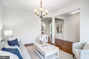 26798 Barnsley Pl, Chantilly, VA 20152 - Photo 15