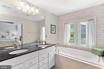 211 Great Laurel Square SE, Leesburg, VA 20175 - Photo 19