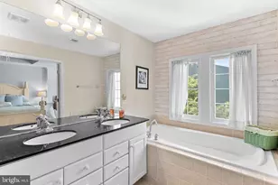 211 Great Laurel Square SE, Leesburg, VA 20175 - Photo 19