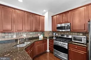 211 Great Laurel Square SE, Leesburg, VA 20175 - Photo 11