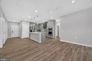 21630 Hawksbill High Cir, Sterling, VA 20164 - Photo 15