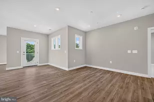 21630 Hawksbill High Cir, Sterling, VA 20164 - Photo 13